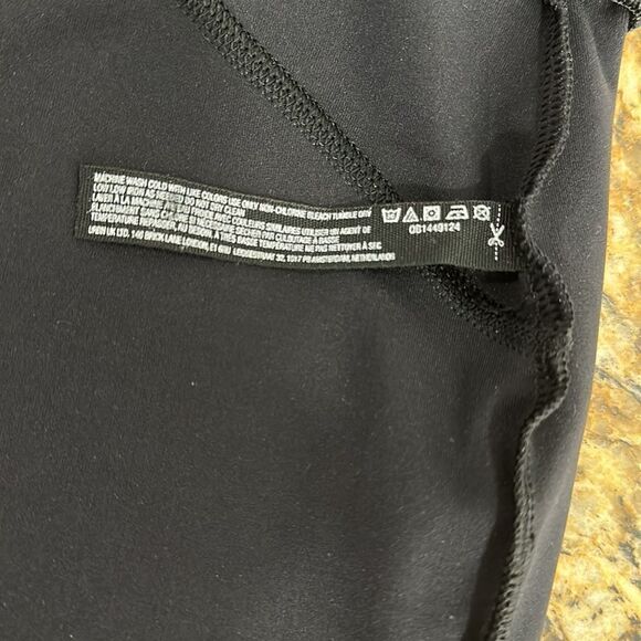 FP Movement Activewear Black Pull On Side Pockets Shorts Size M - Picture 4 of 8